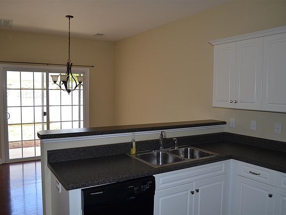 3rd image of 121 Hutira Ln