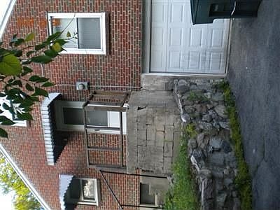 3rd image of 3526 W Hillcrest Ave