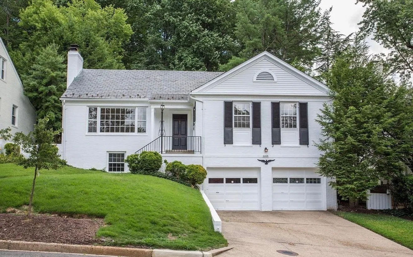 5 bed, 2592 sqft, $8,200 — Photo 1