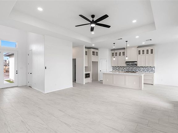 3rd image of 6846 La Salle Dr