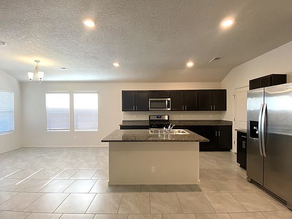 4th image of 5845 Union Dr NE