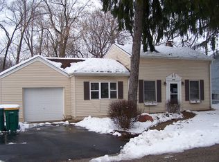 2616 W Emerald Ct, McHenry, IL 60051