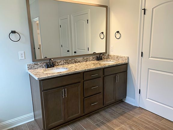 4th image of 221 Wild Cherry Ln