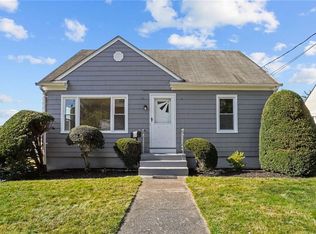 15 Smith St, West Warwick, RI 02893