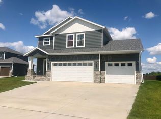 7705 Firefly Ln, Horace, ND 58047