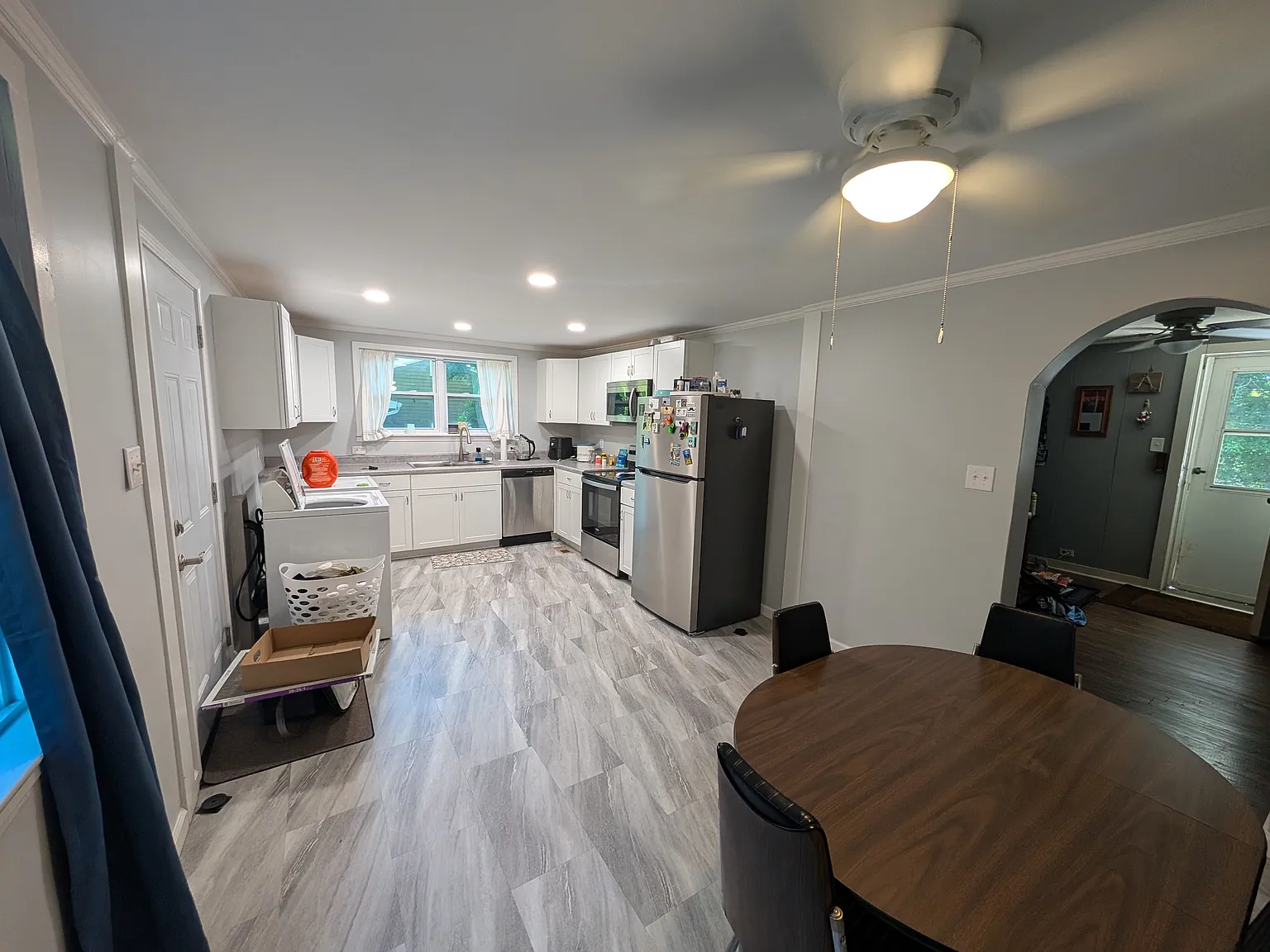 2 bed, 976 sqft, $1,650 — Photo 3