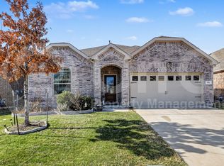 812 Carmen St, Forney, TX 75126