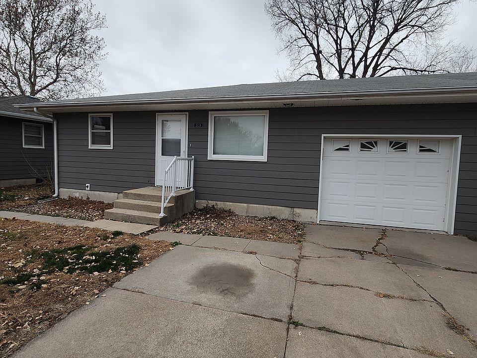 1st image of 2124 Circle Dr