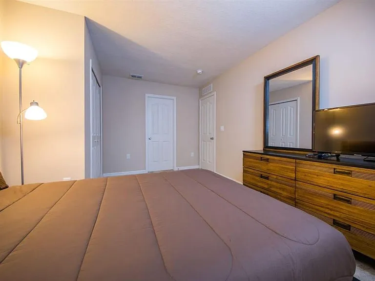 4748 Blue Diamond St — Photo 11