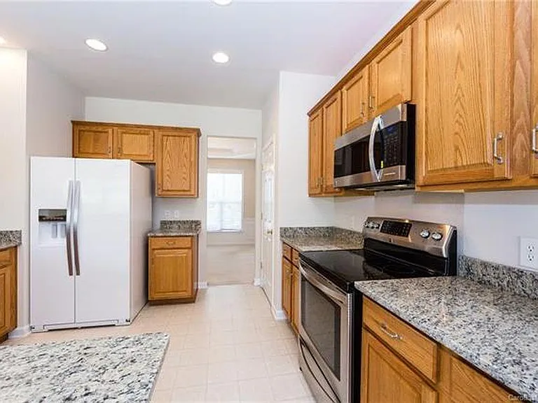 8609 Society St — Photo 27