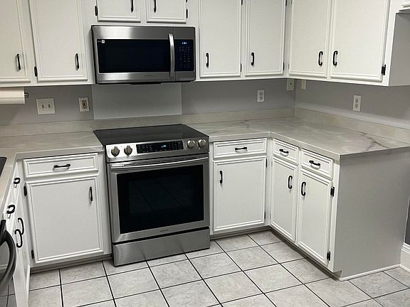 2nd image of 140 Eastwood Dr