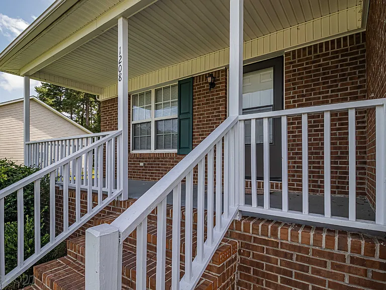 1208 Franklin St — Photo 3