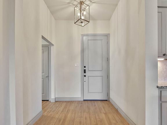 4th image of 5704 117th St