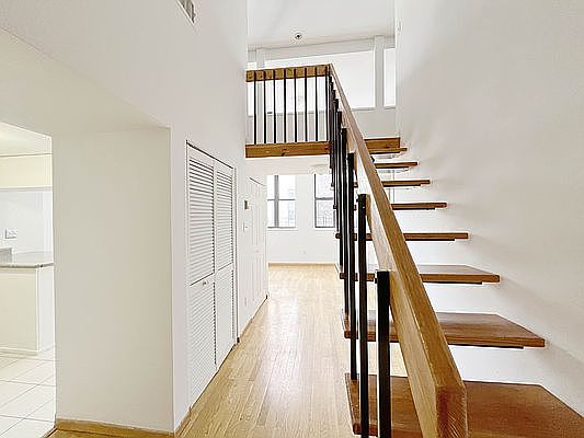 4th image of 371 Madison St APT 522