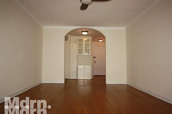 Rented by Mdrn Residential | media 23