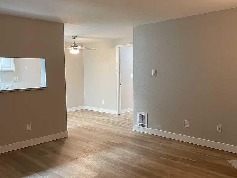 Redmond Park Apts — Photo 18