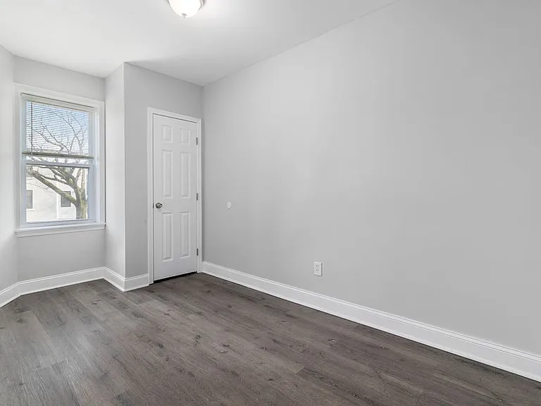 1150 17th St NE — Photo 11