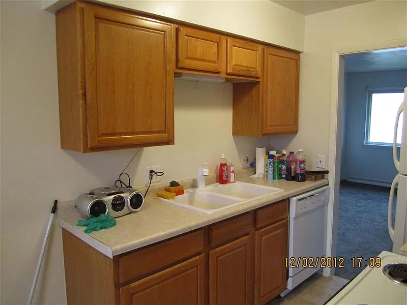 1505 Kennedy