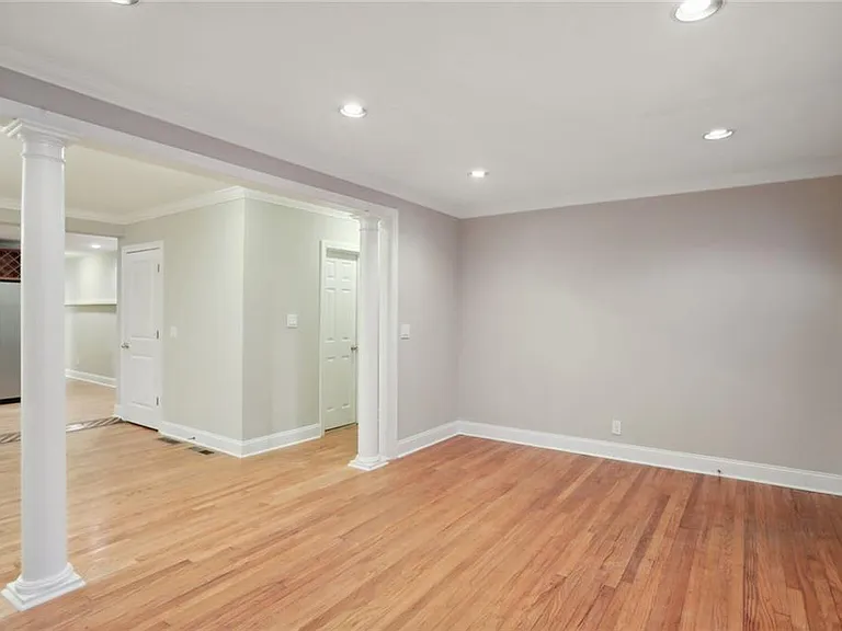 99 Bates Ave NE — Photo 4