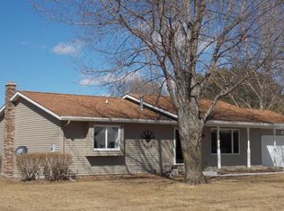 106 Charlotte St, Edmore, MI 48829