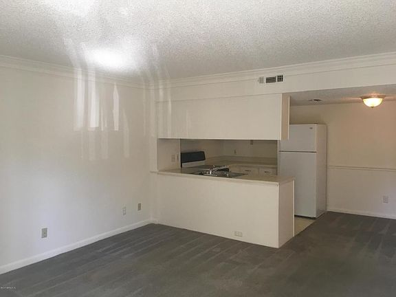 3rd image of 100 Fairway Park Blvd Unit 505