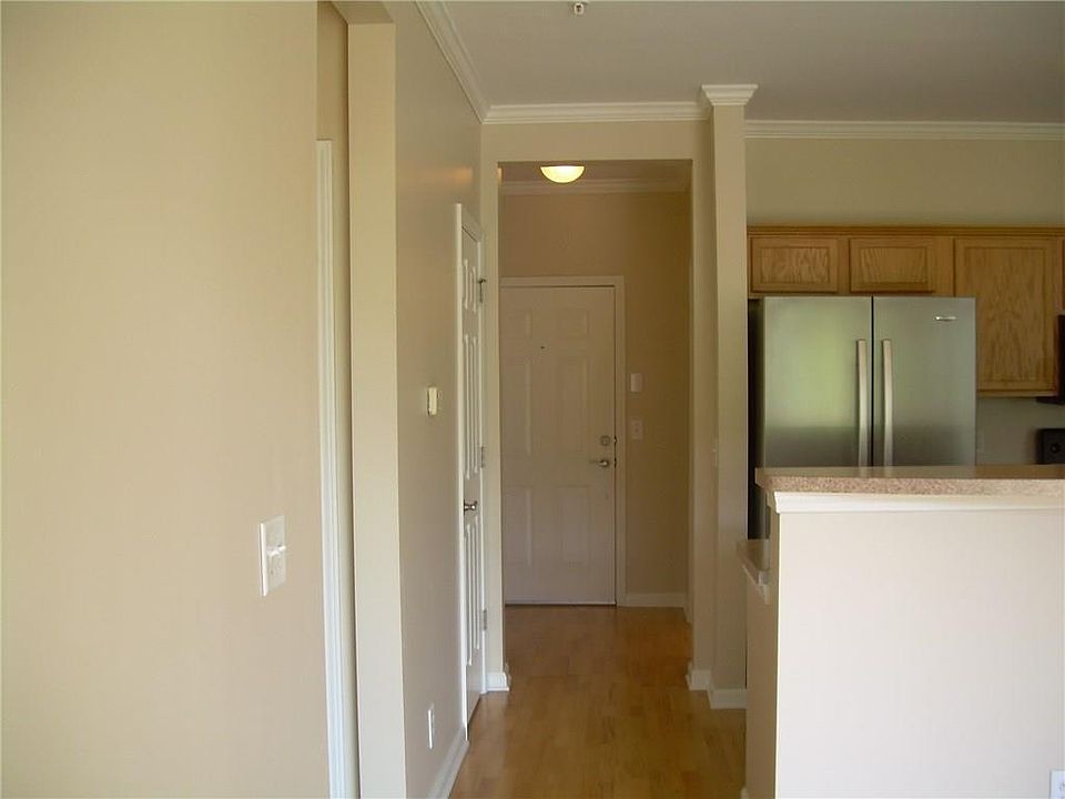 1975 Nocturne Drive
View of entry way