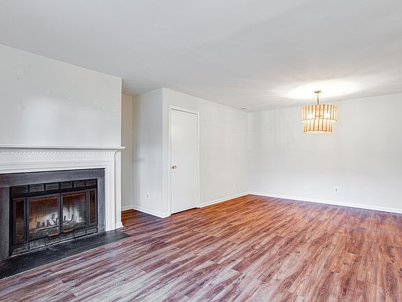 5th image of 130 Bent Twig Ln