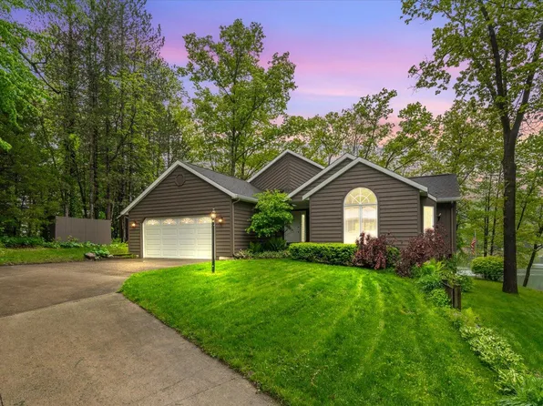 5400 Laura Dr, Shelbyville, MI 49344