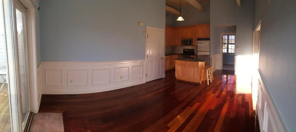 1685 Main Street — Photo 3