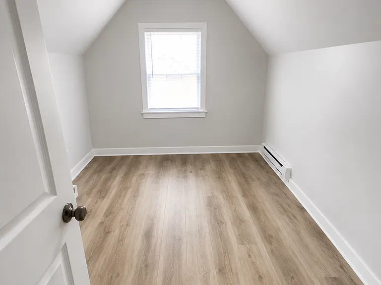 1109 E Kirby Ave Whim & Proper, LLC) — Photo 9