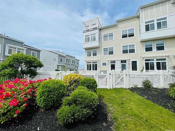 138 Beach 74 St #1, Arverne, NY 11692