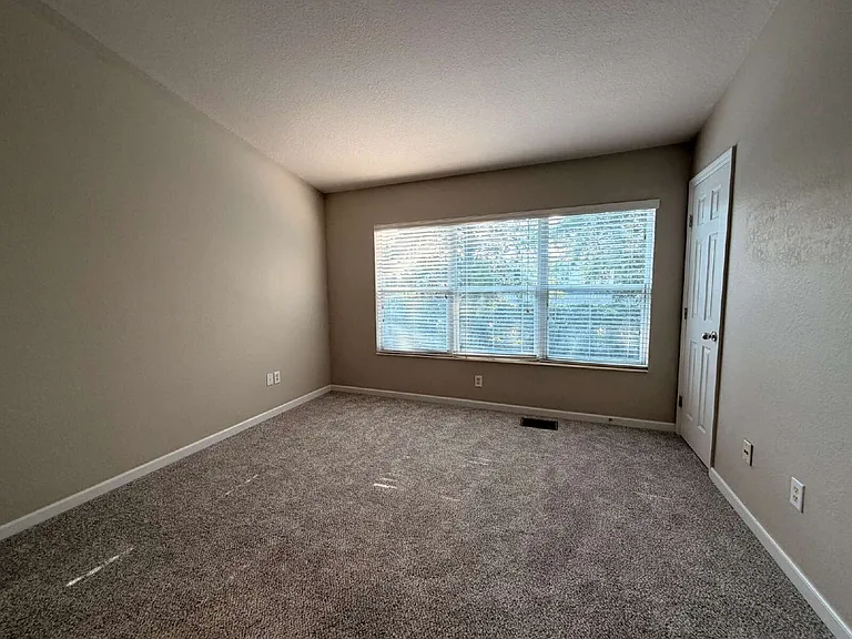 4430 SW 49th Ave — Photo 19
