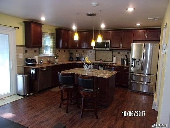 2nd image of 4 Millbrook Ct