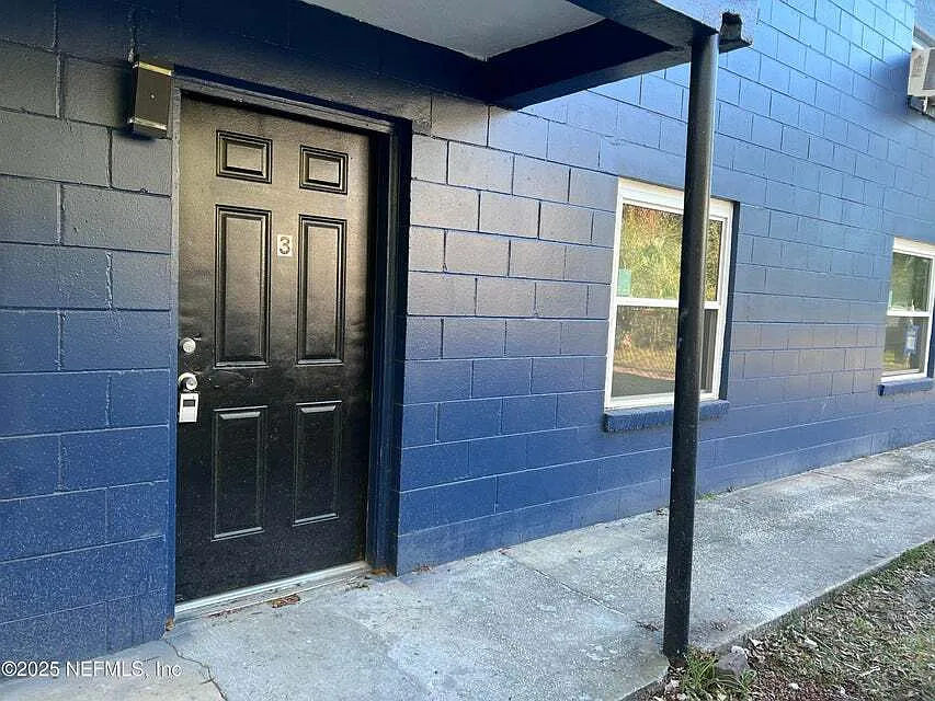 Building Photo 3