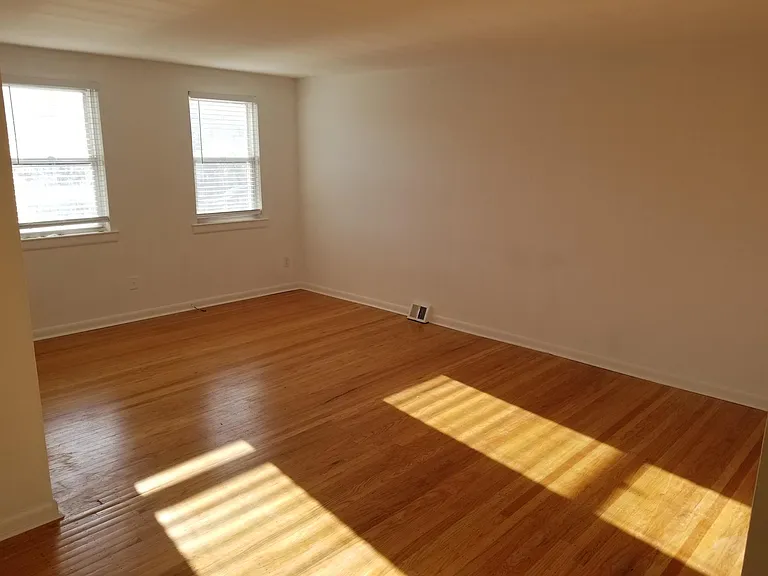 3923 Lankenau Ave — Photo 4