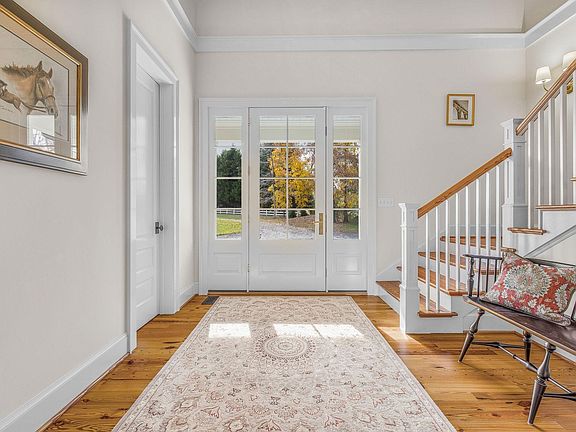 5th image of 836 Irish Rd