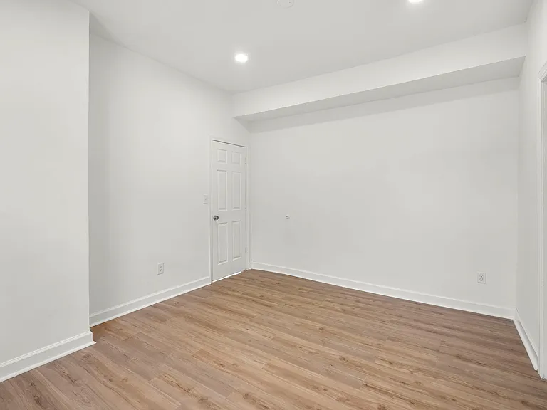 138 Maryland Park Dr — Photo 30