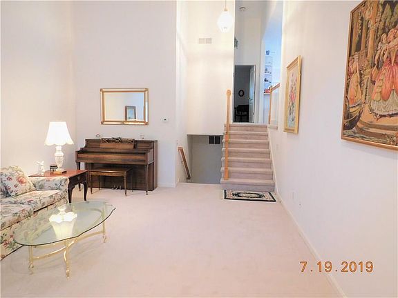 3rd image of 24 Orchard Meadows Dr