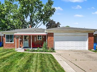 30831 Ridgefield Ave, Warren, MI 48088
