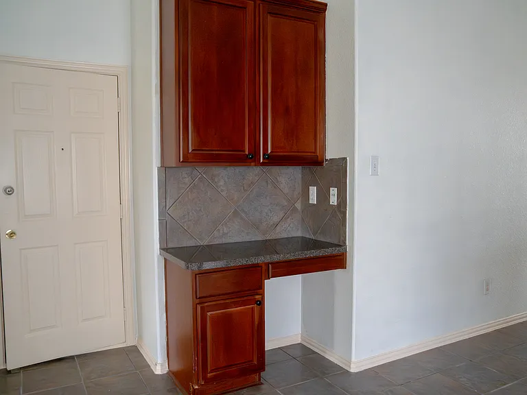 1730 Mineral Springs Dr — Photo 14