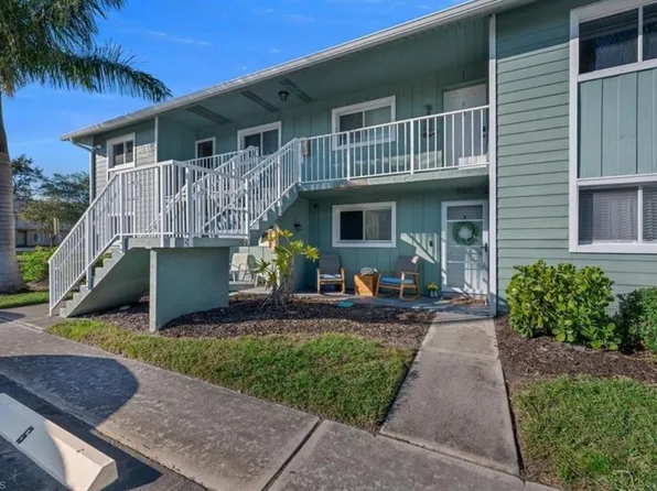 154 Cypress Way E, Naples, FL