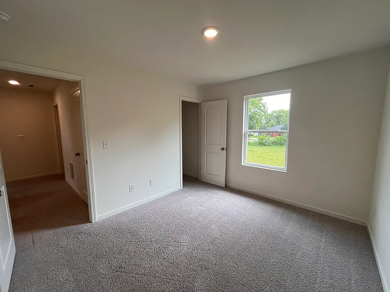 235 Isabella Way — Photo 12