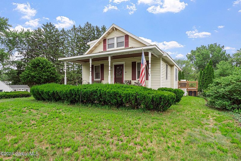 3rd image of 282 Schoolhouse Road