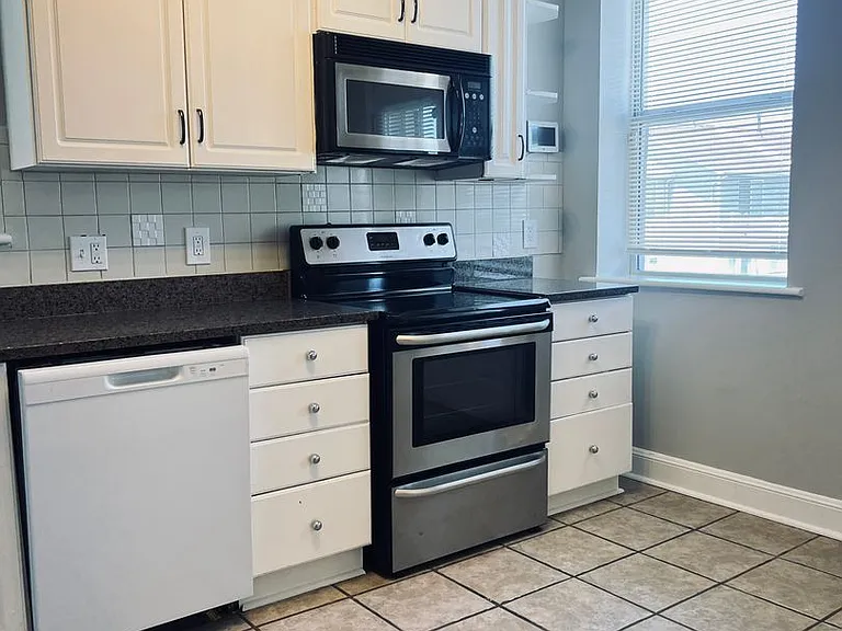 5783 McPherson Ave. — Photo 42