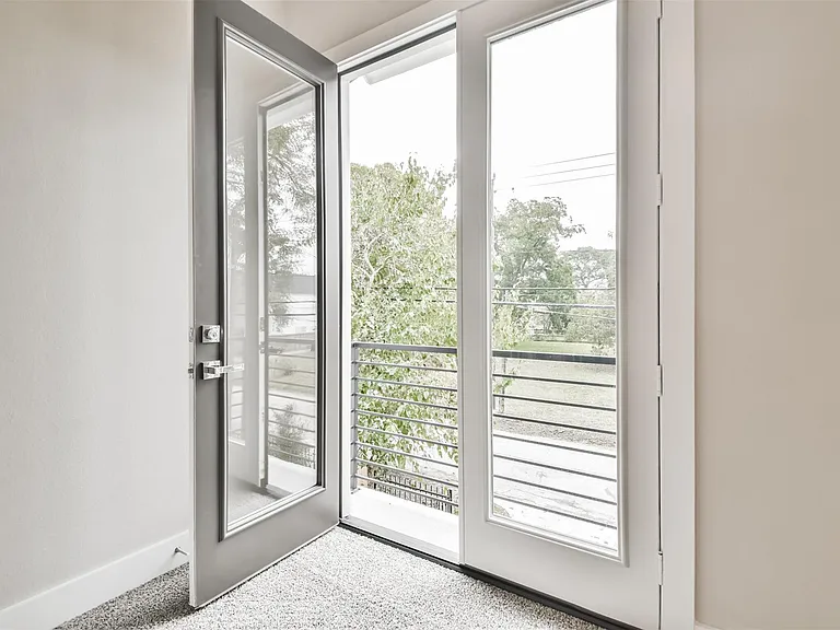 810 Mansfield St — Photo 36
