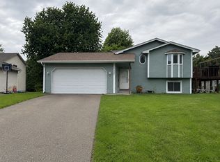 7227 Peterson Trl, Centerville, MN 55038