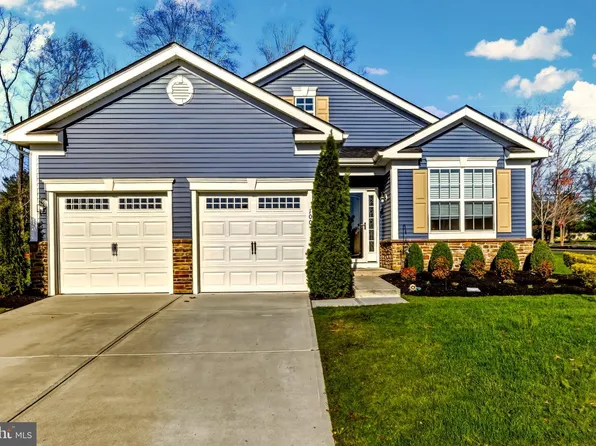 100 Castlebay Dr, Williamstown, NJ 08094