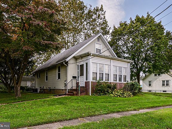 3rd image of 500 W Summit Ave