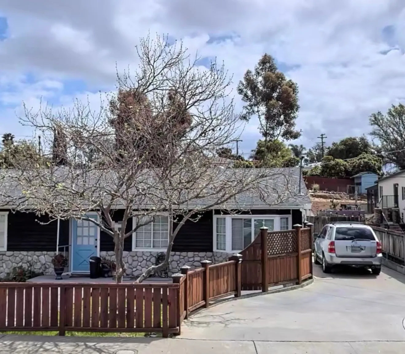 4875 Harbinson Ave — Photo 1