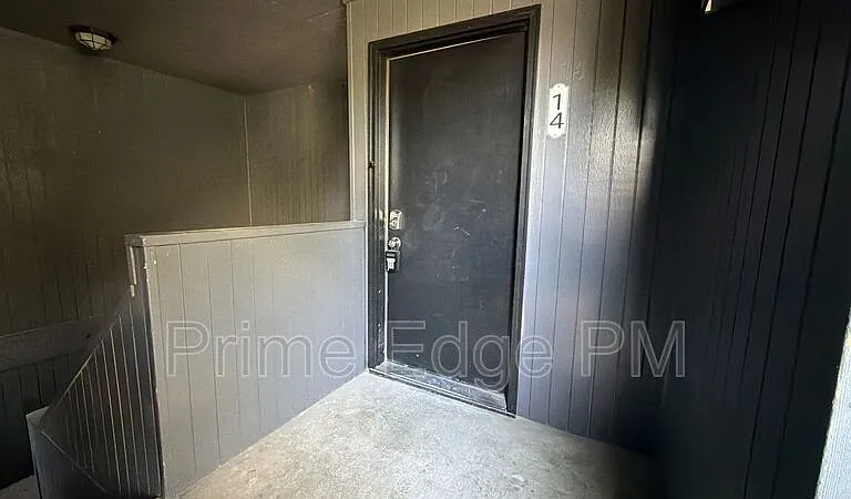 1121 N 28th St #14 — Photo 2